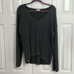 Ten Tree highline v-neck sweater. Smoke grey. Size L. Excellent condition.